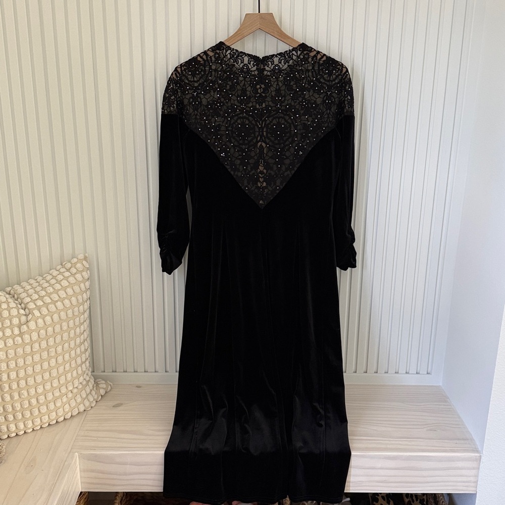 Elegant Black Embellished Dress - Picture 6 of 7